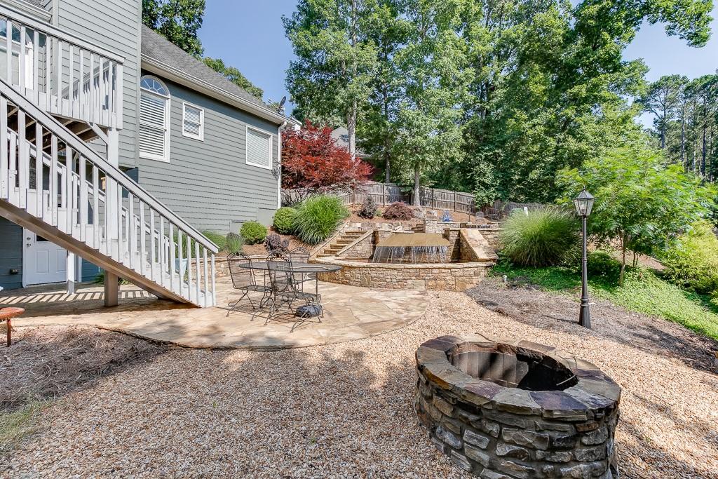 5532 Elders Ridge Drive