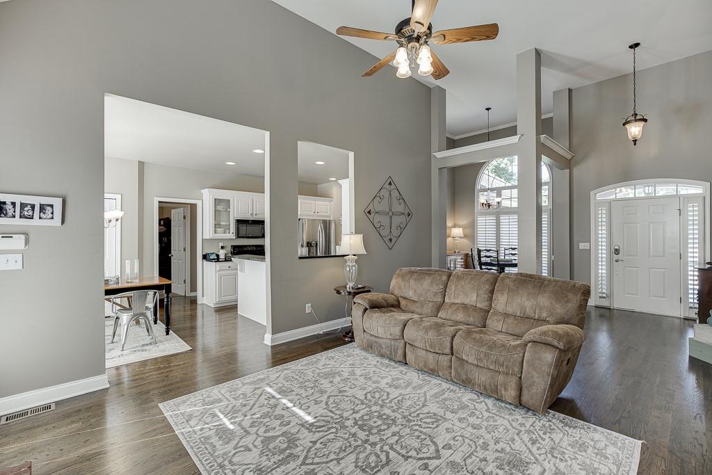 5532 Elders Ridge Drive