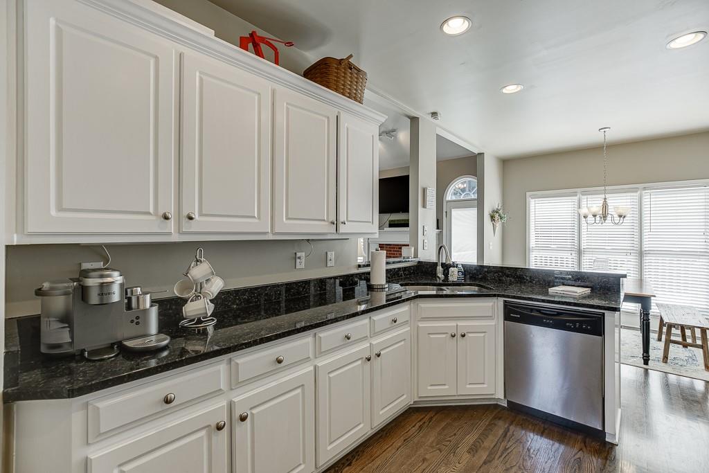 5532 Elders Ridge Drive