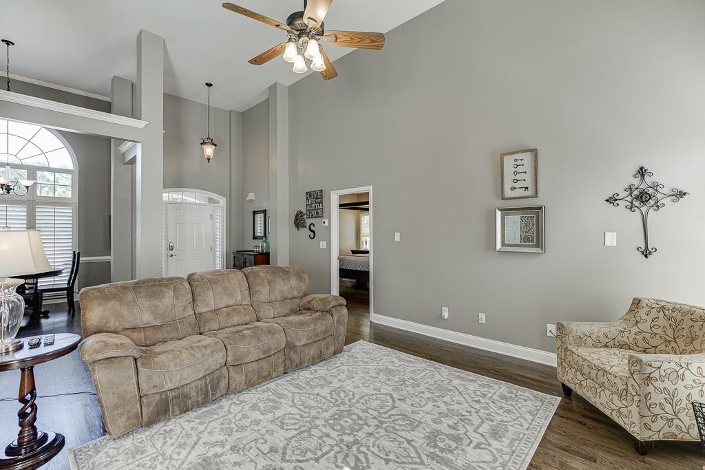 5532 Elders Ridge Drive