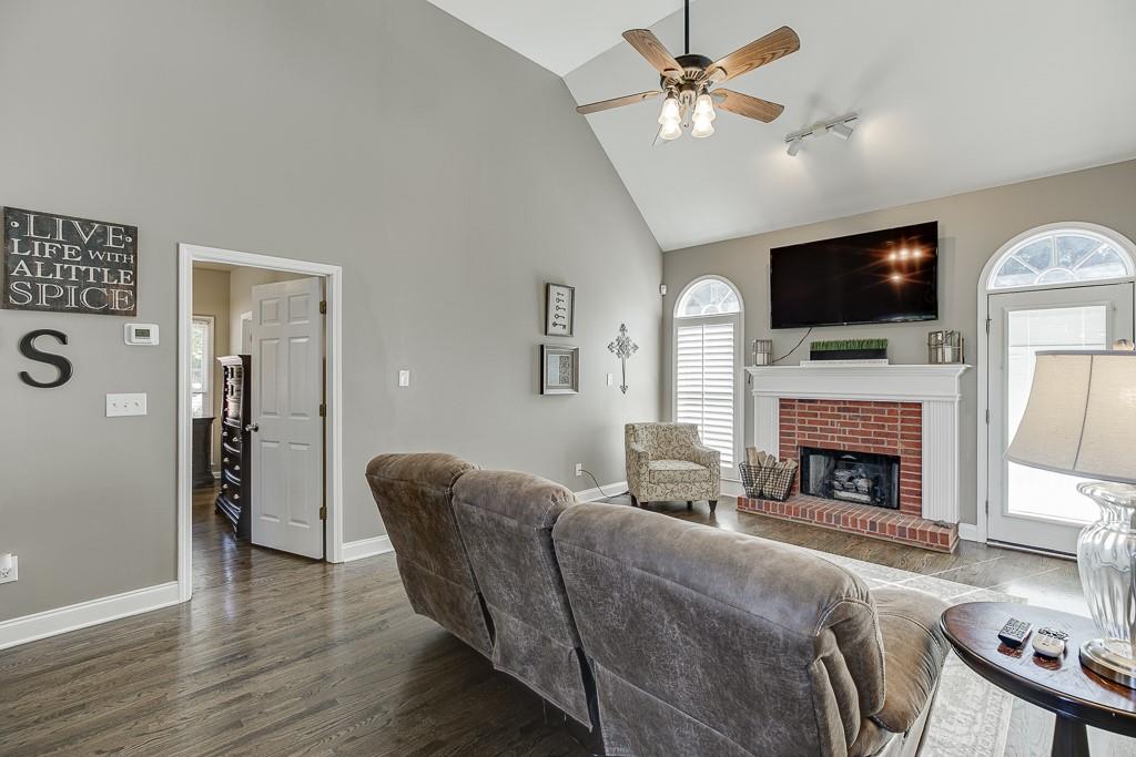 5532 Elders Ridge Drive