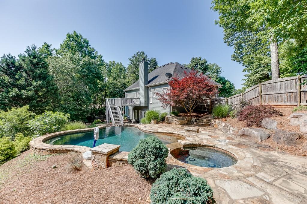 5532 Elders Ridge Drive
