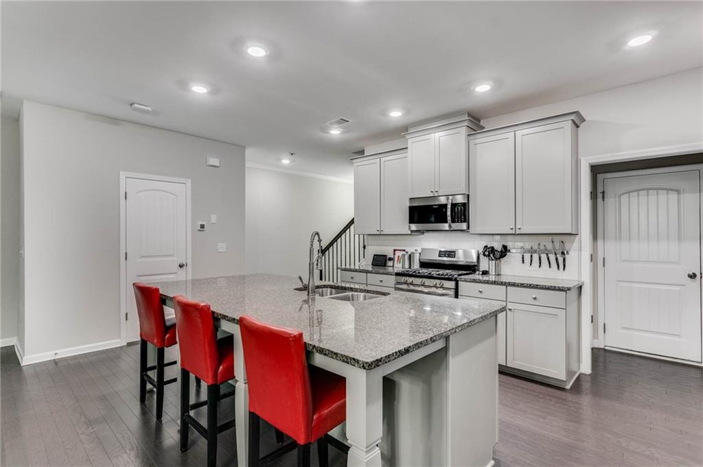 728 Lansing Grove Way Unit: 84