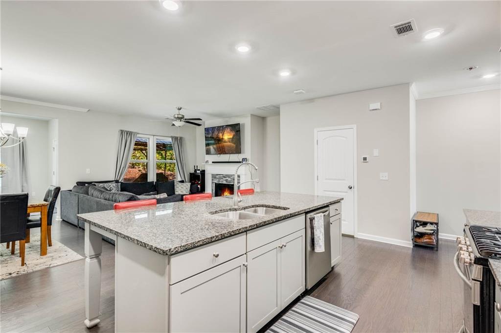 728 Lansing Grove Way Unit: 84