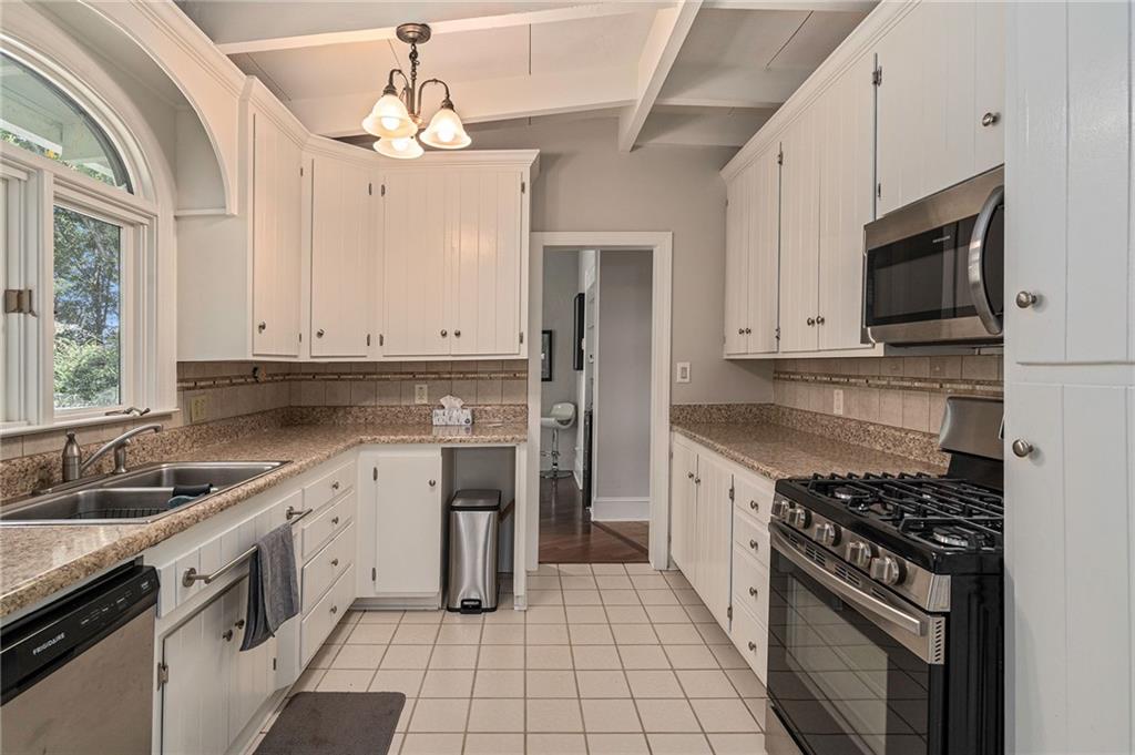 600 Mountain View Circle