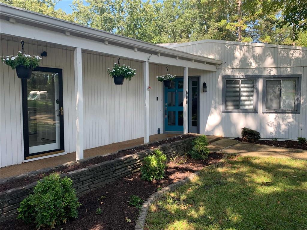600 Mountain View Circle