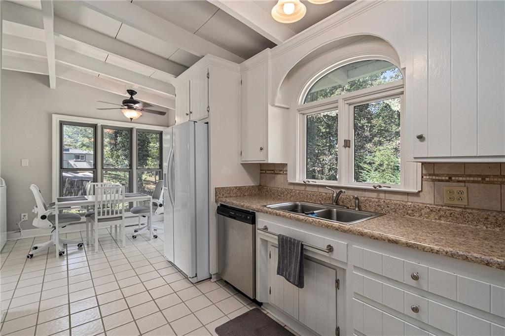 600 Mountain View Circle