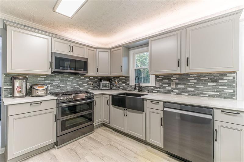 1776 RAMBLING WOODS Drive