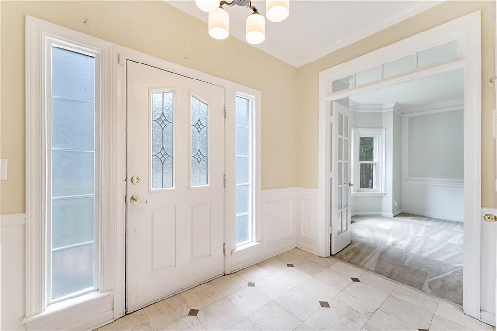 2460 Peregrine Trail