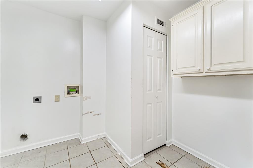 2460 Peregrine Trail