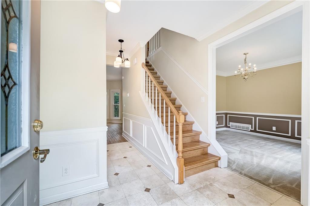2460 Peregrine Trail