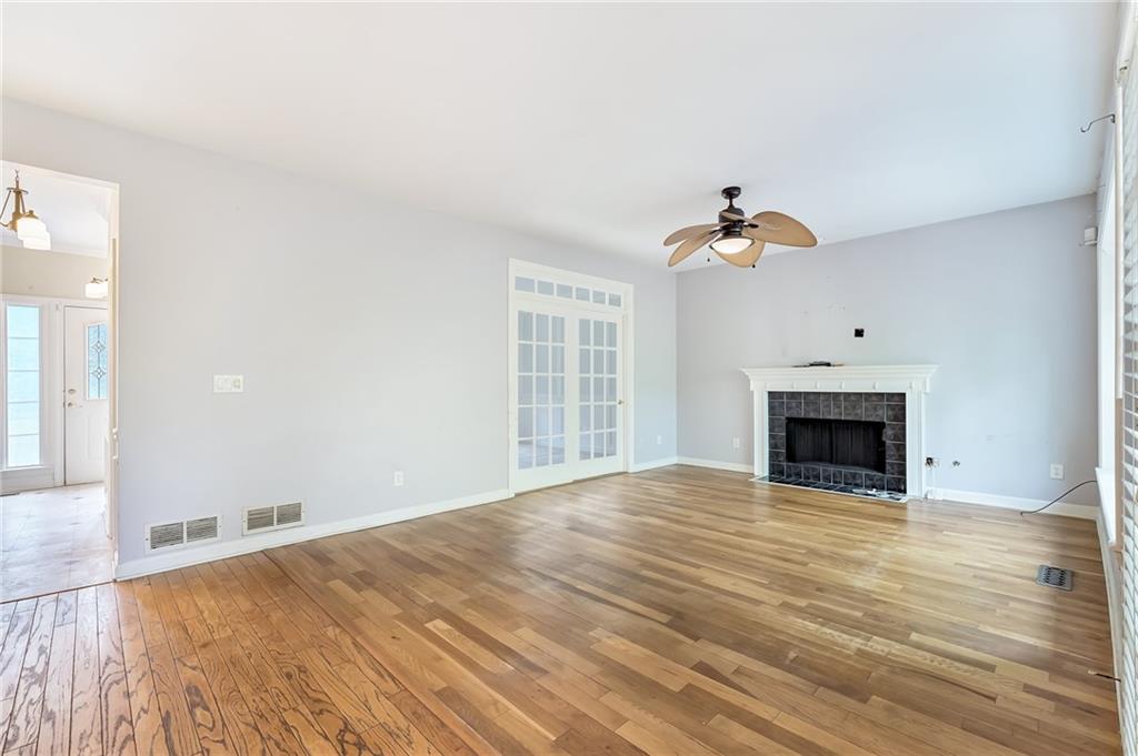 2460 Peregrine Trail