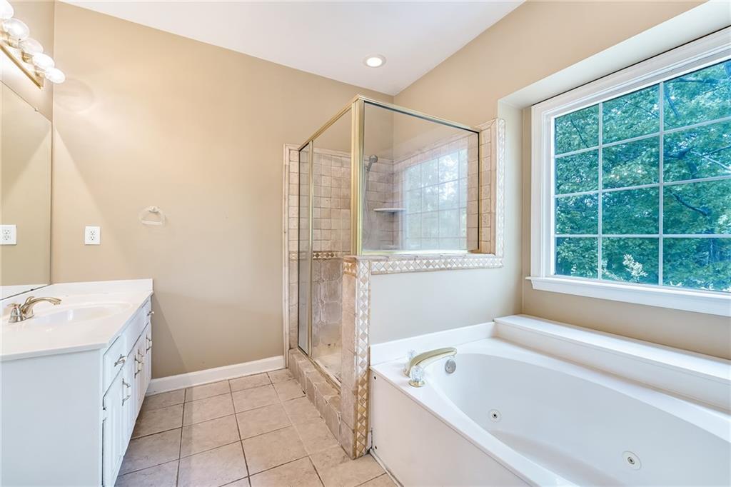 2460 Peregrine Trail