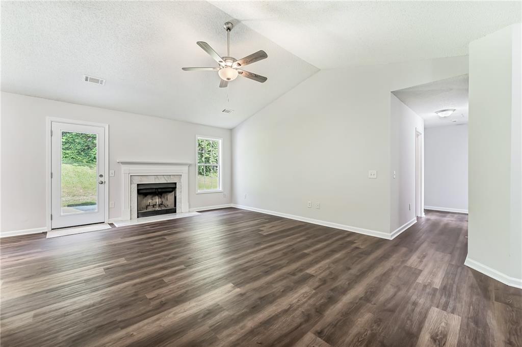 460 Valley Trace