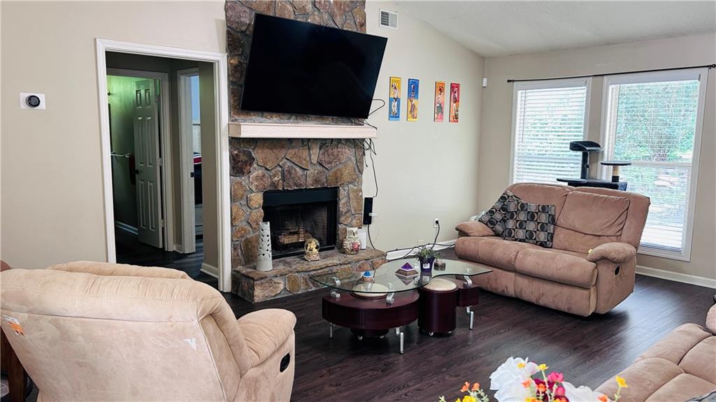 1672 Greyleaf Lane
