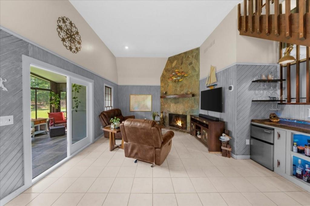 5851 Dolvin Lane