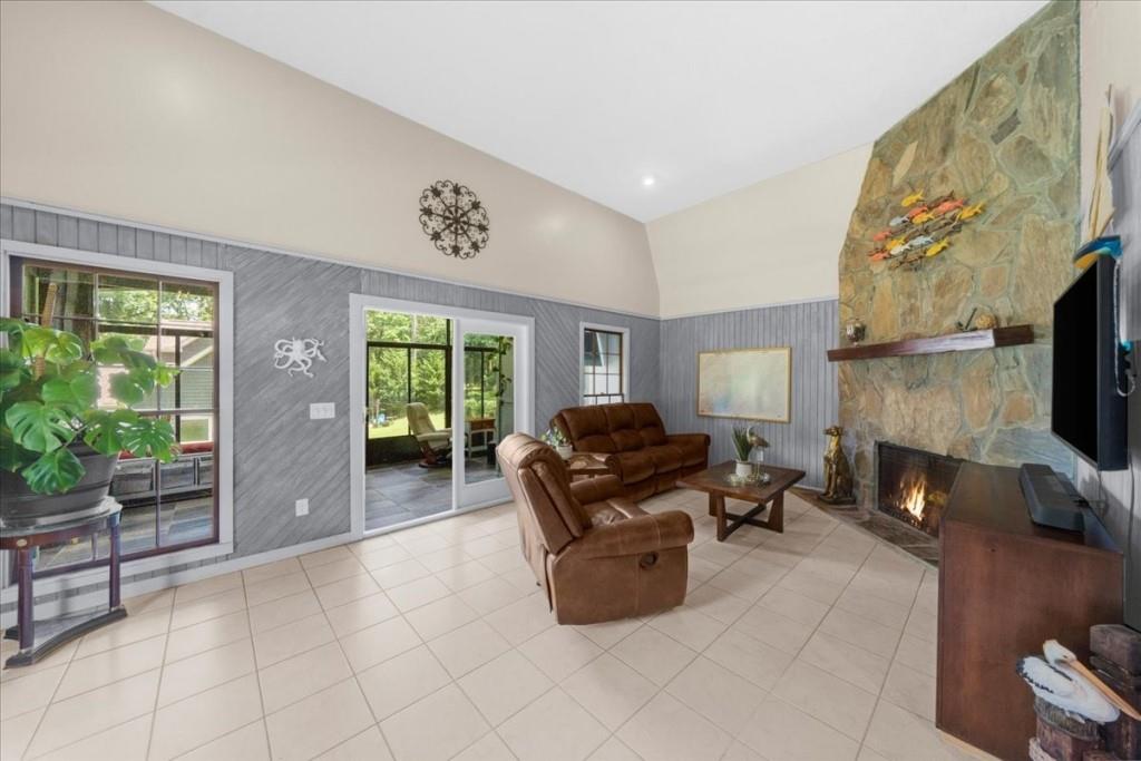 5851 Dolvin Lane