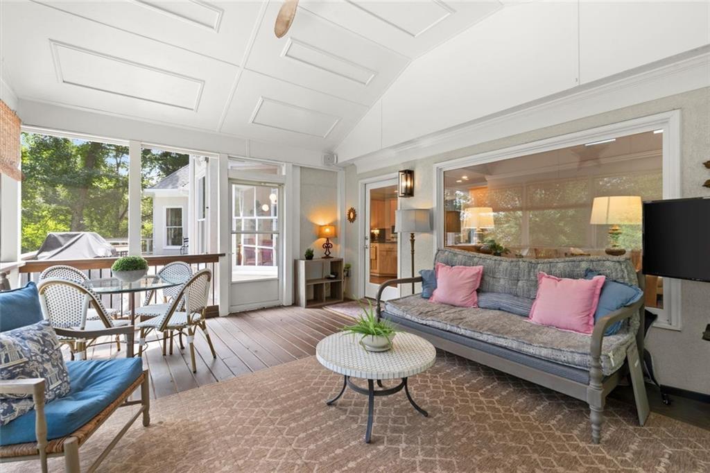 12185 Meadows Lane