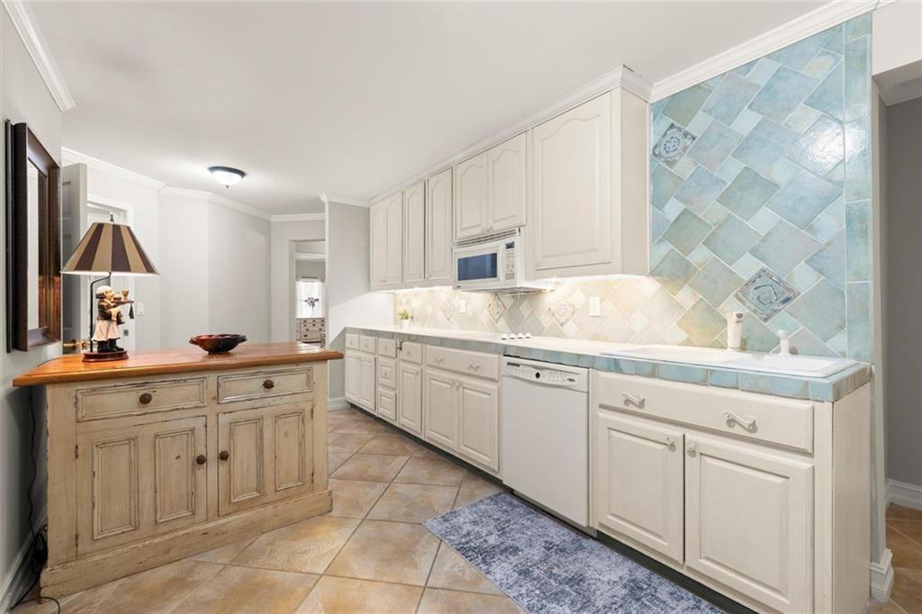 12185 Meadows Lane
