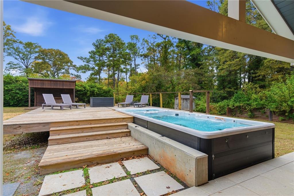 393 Chicopee Drive NE