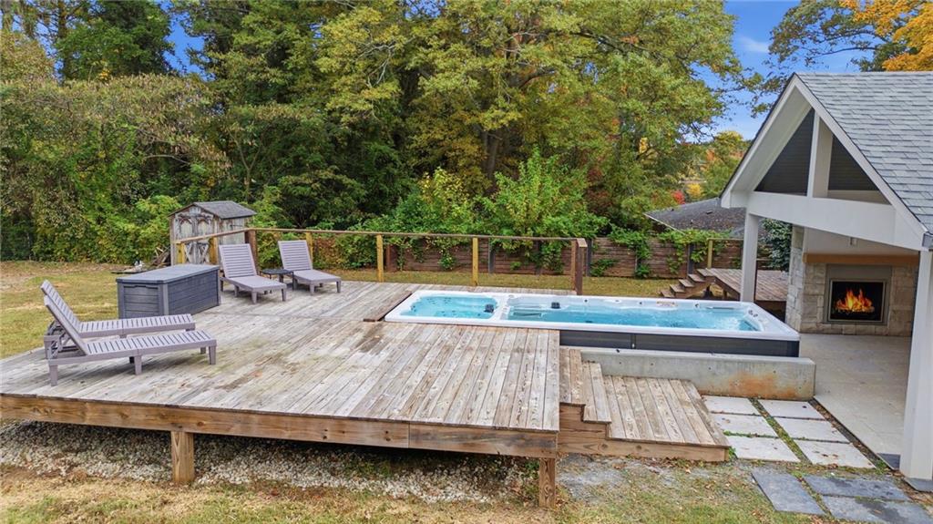 393 Chicopee Drive NE