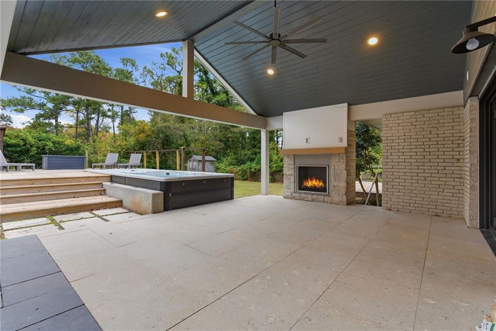 393 Chicopee Drive NE