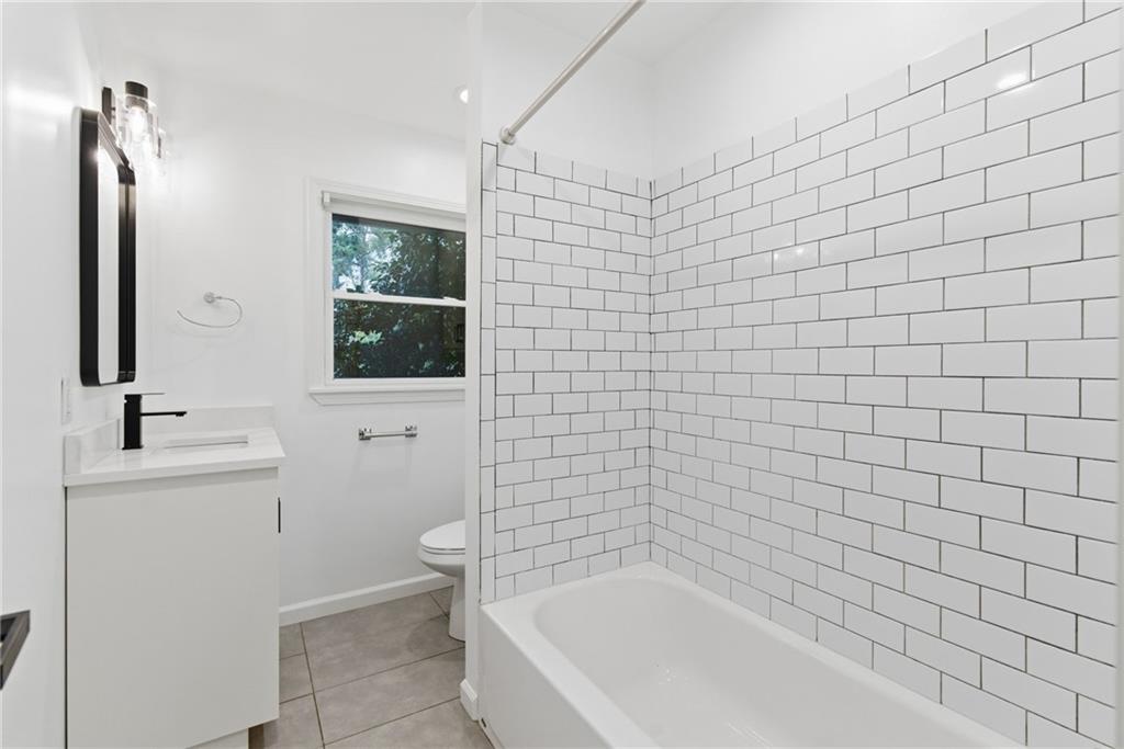 393 Chicopee Drive NE