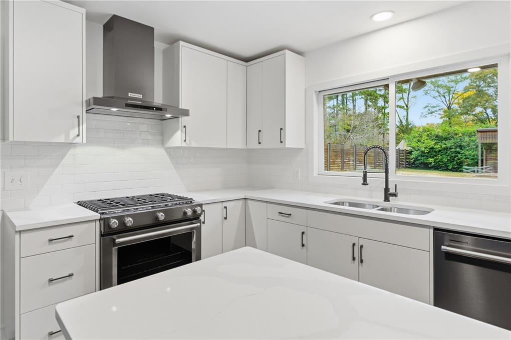 393 Chicopee Drive NE