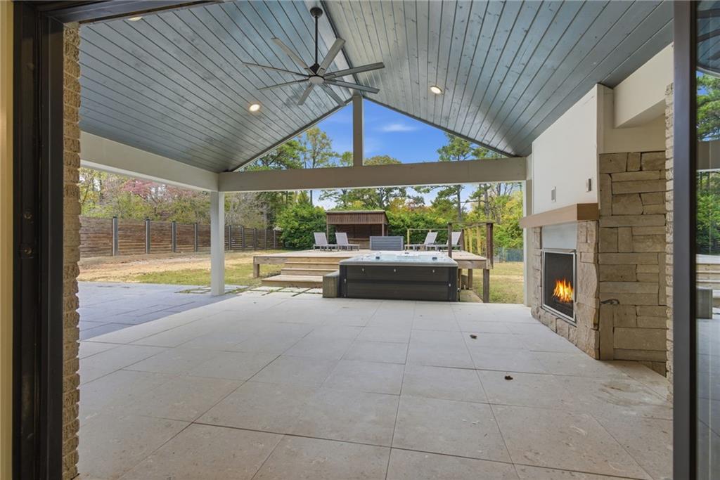 393 Chicopee Drive NE