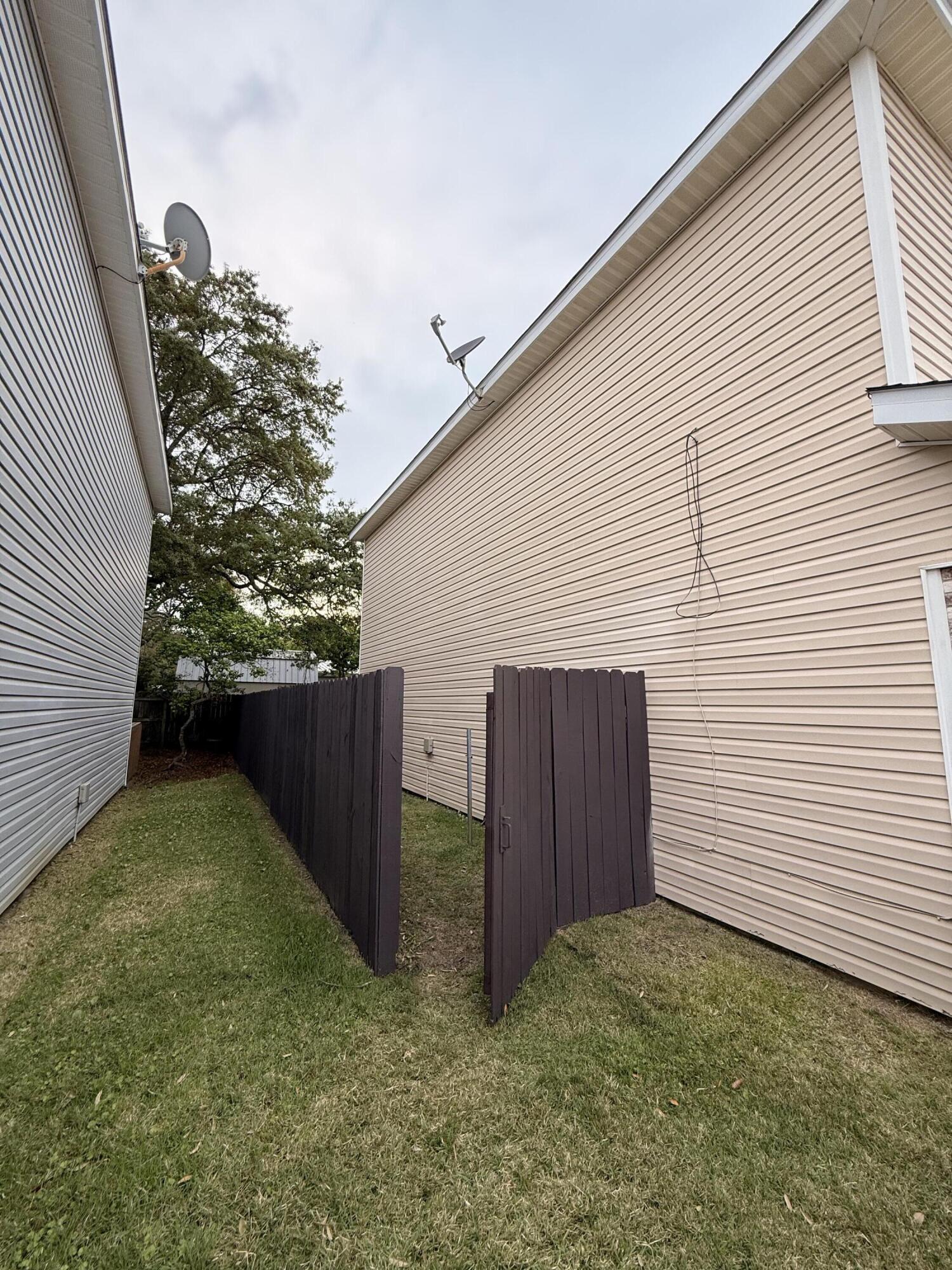 2123 Tom Street