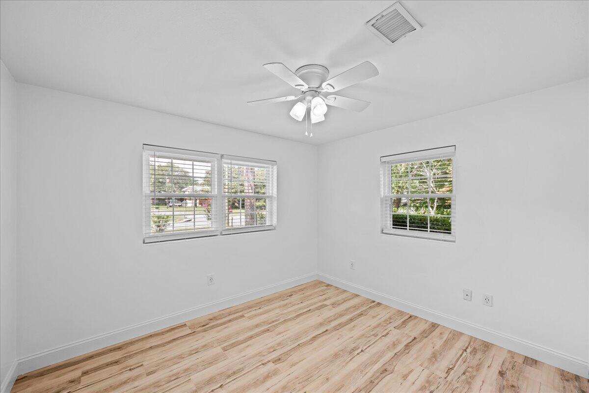 603 NE Golf Course Drive