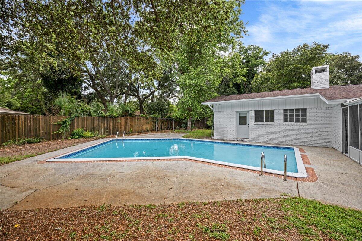 603 NE Golf Course Drive