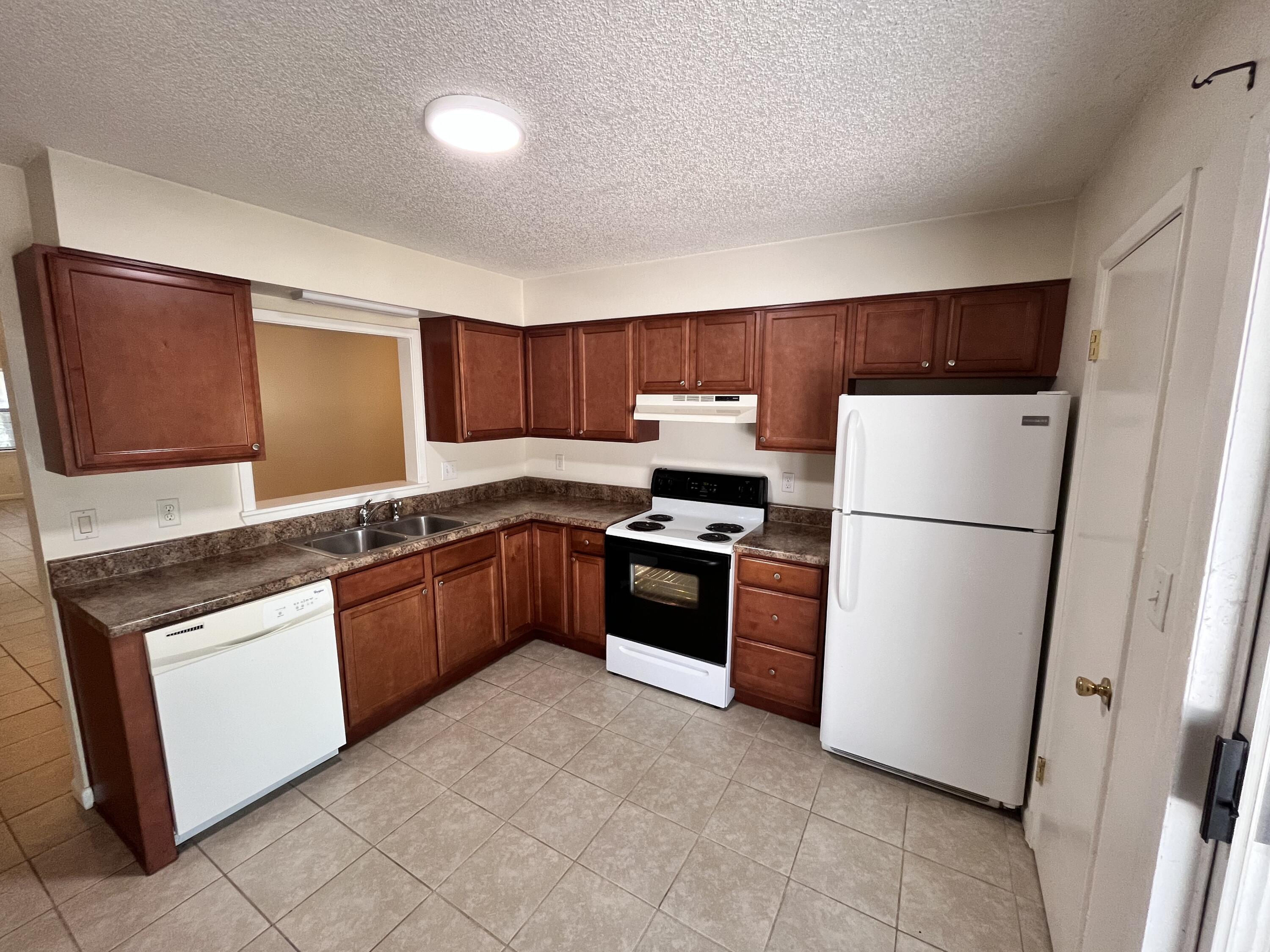 92 2Nd Avenue, UNIT B