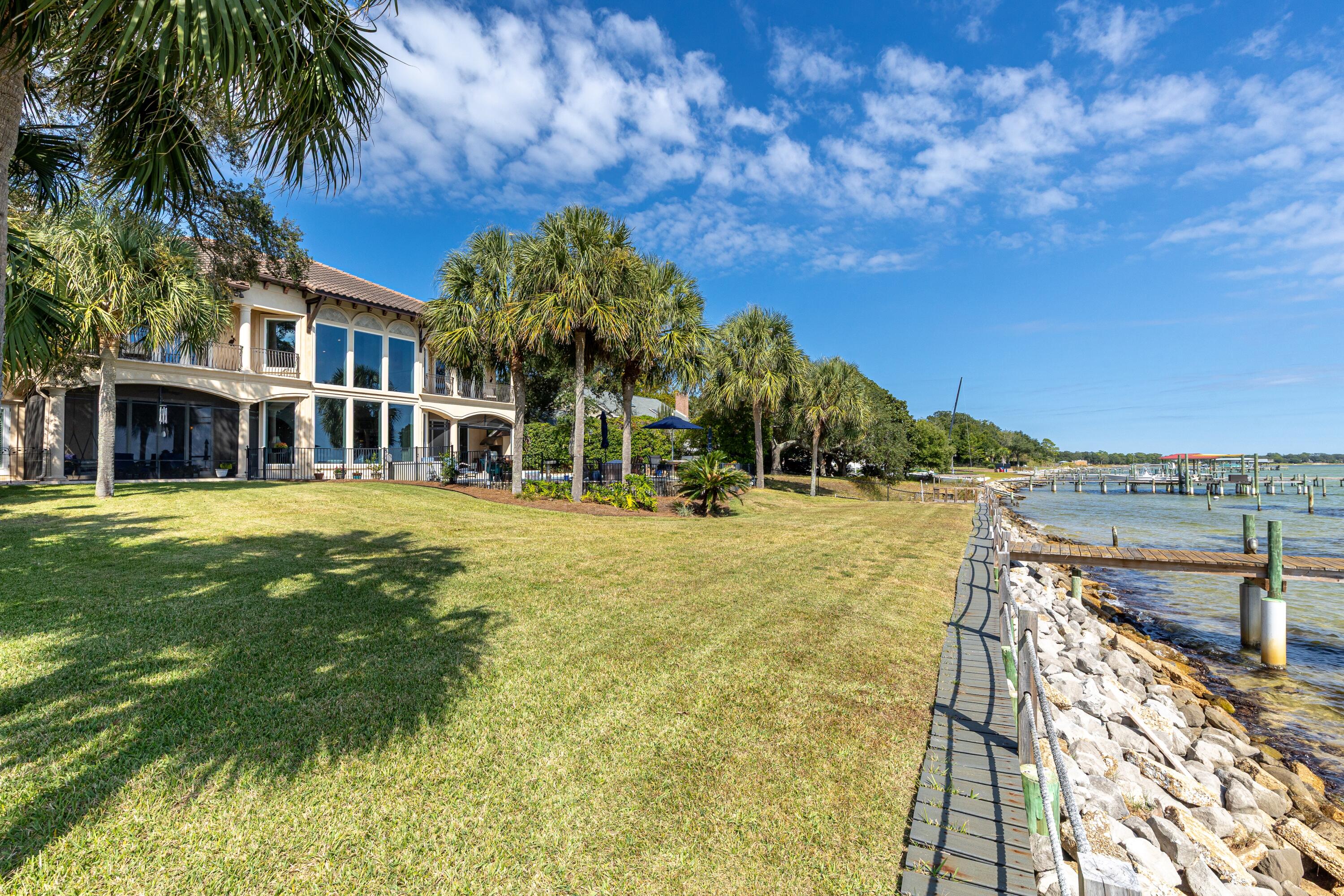 7 Bay Cove Lane