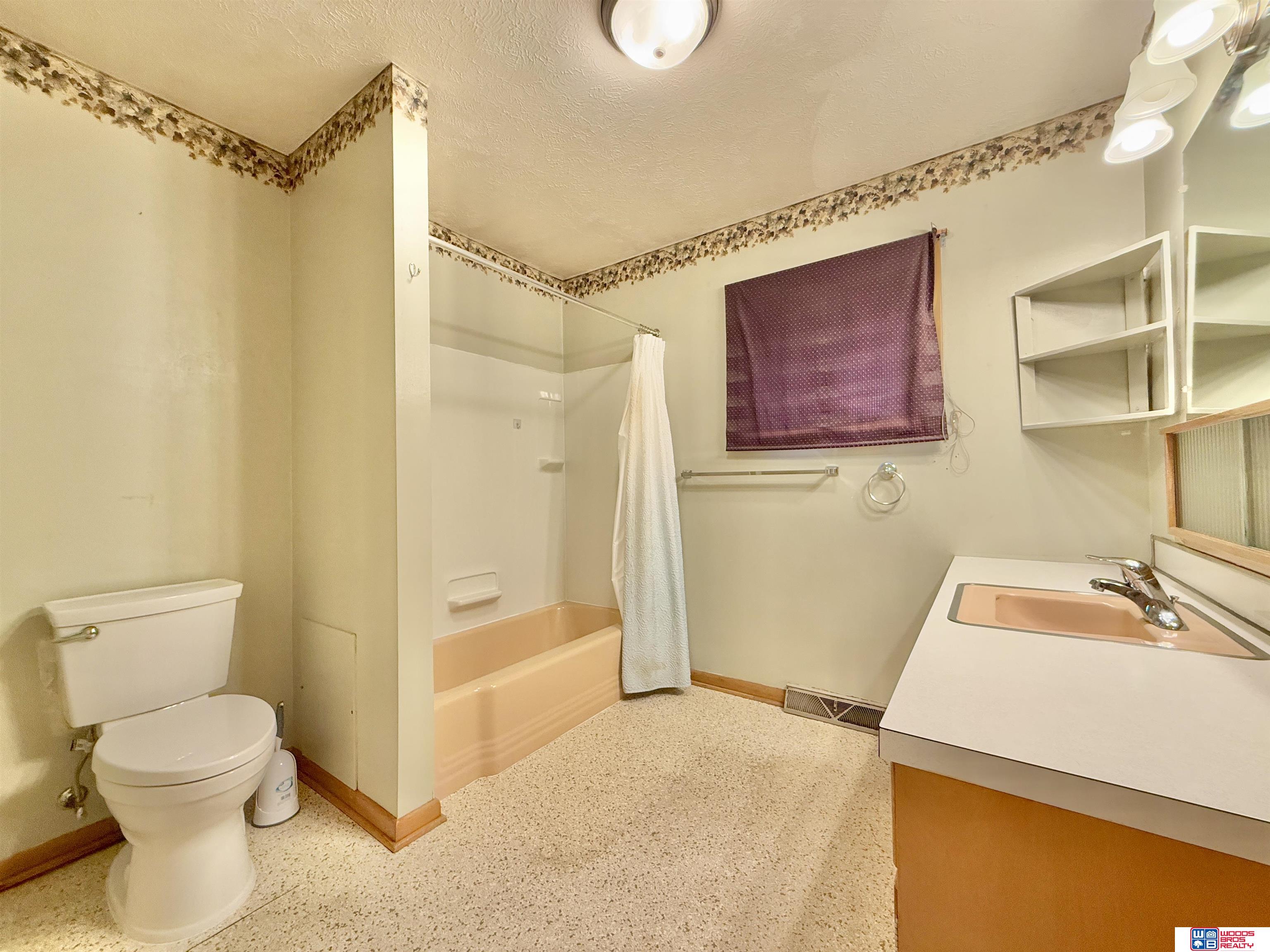 1254 N 8th Street