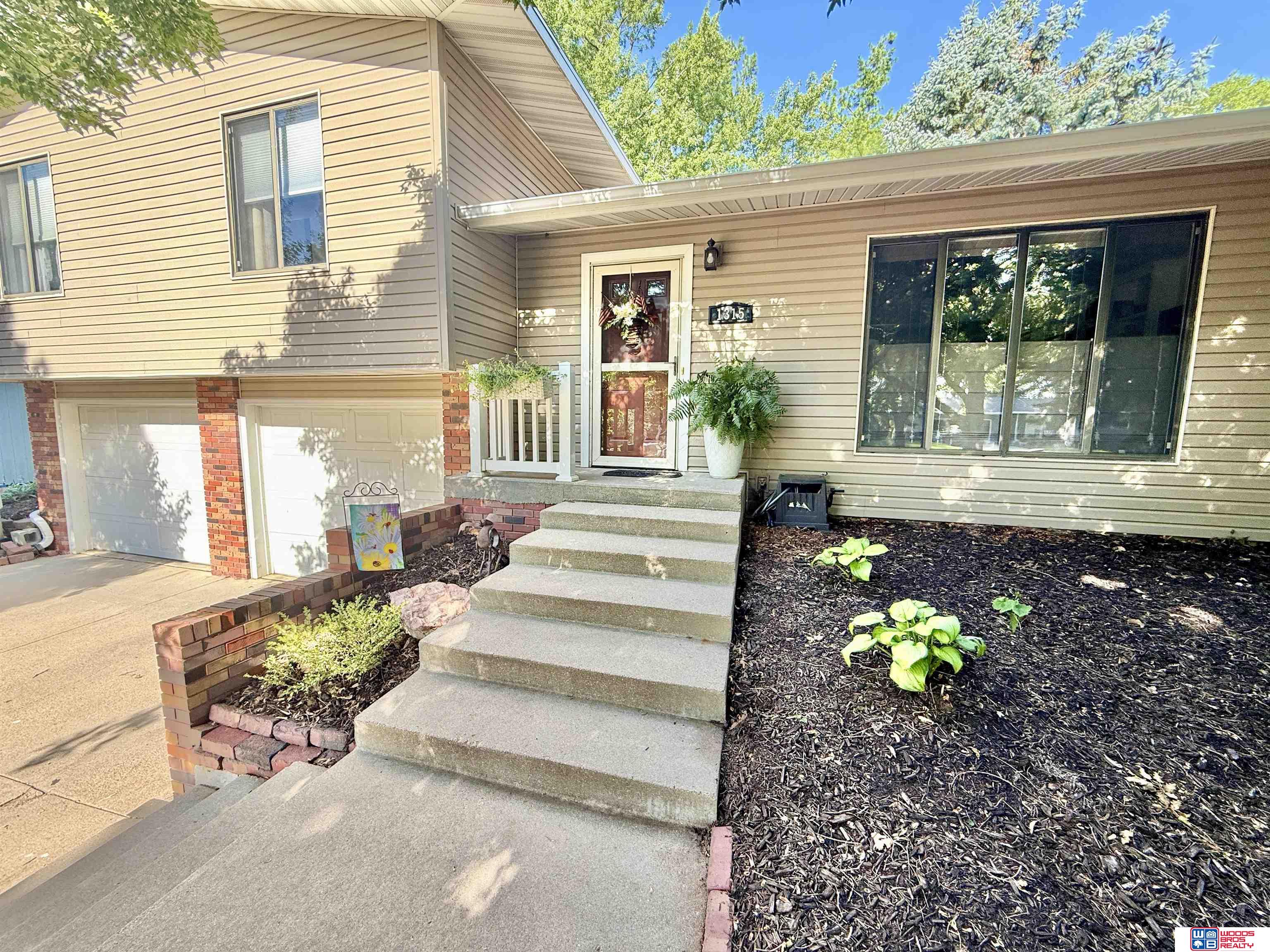 1315 Eastridge Drive