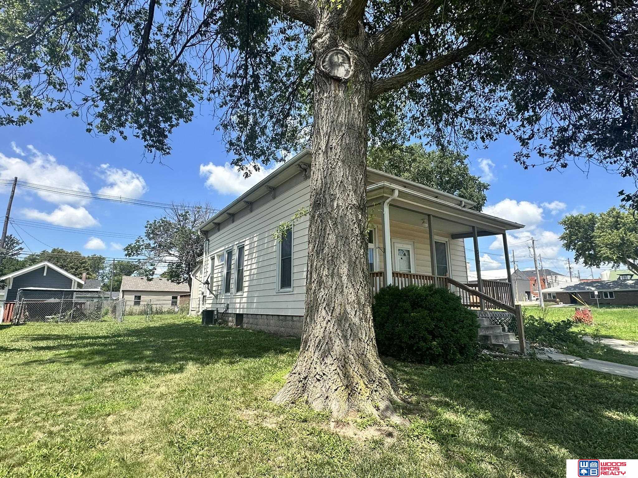 319 S 4th Street
