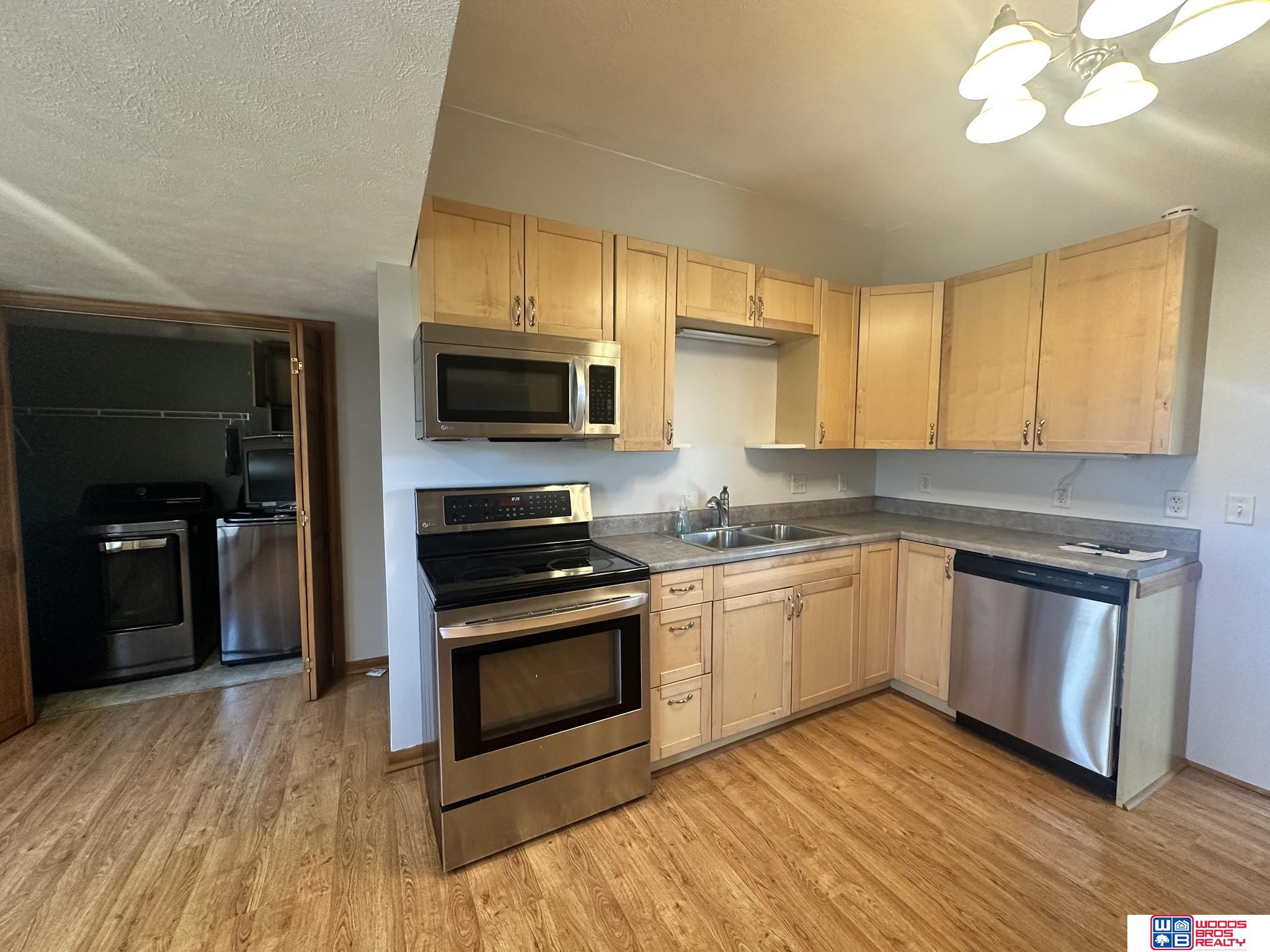 319 S 4th Street