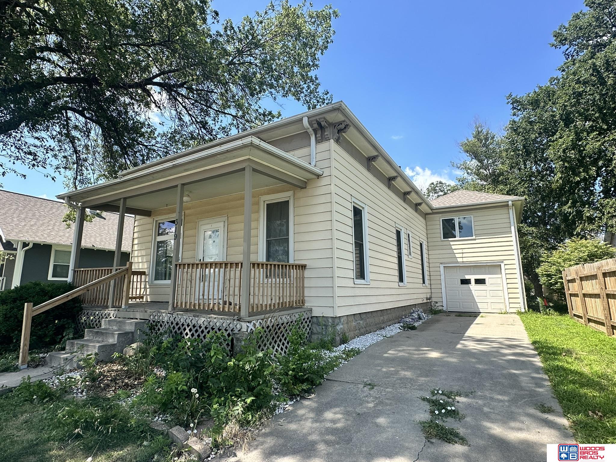 319 S 4th Street