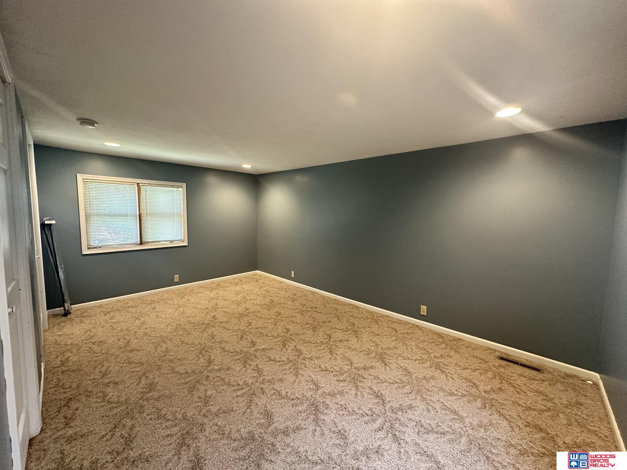 319 S 4th Street