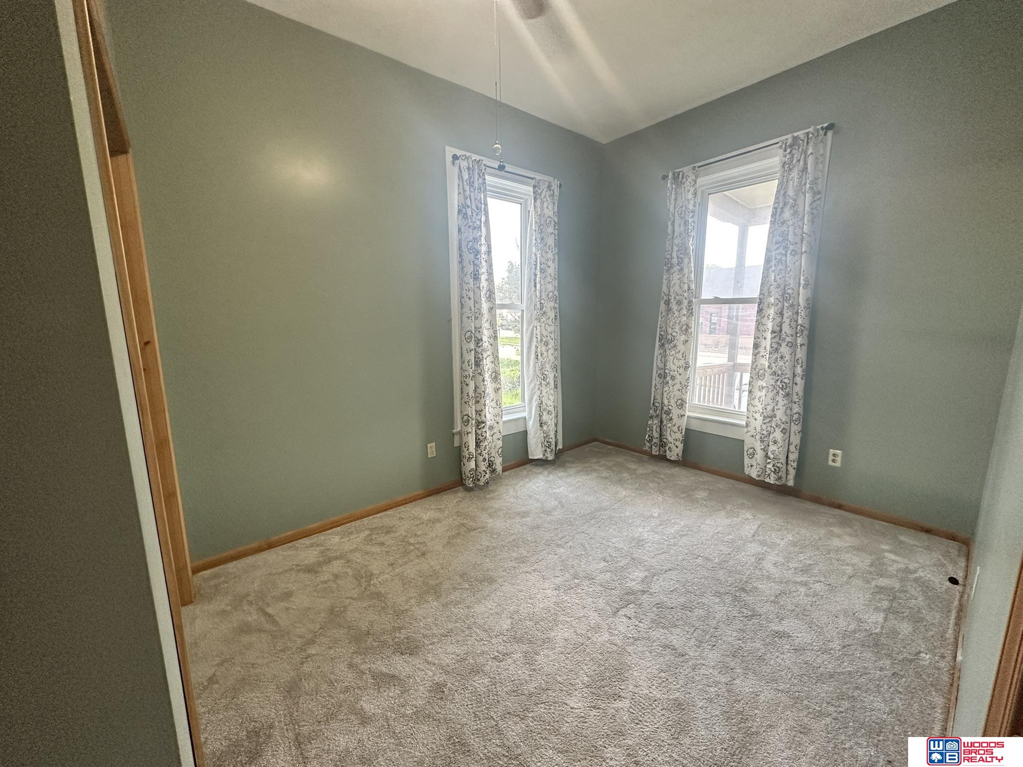 319 S 4th Street