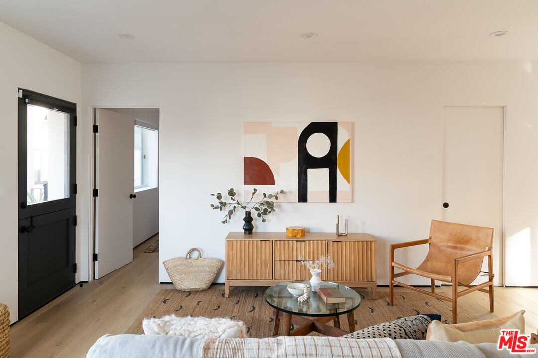 2018 N Vista Del Mar Ave