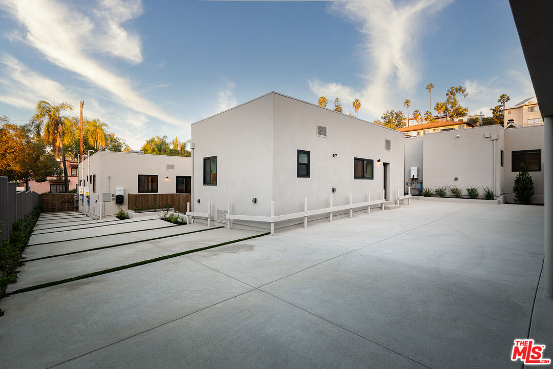 2018 N Vista Del Mar Ave