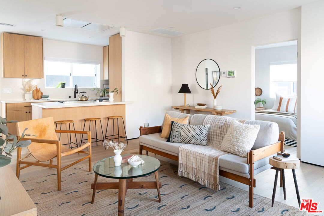 2018 N Vista Del Mar Ave