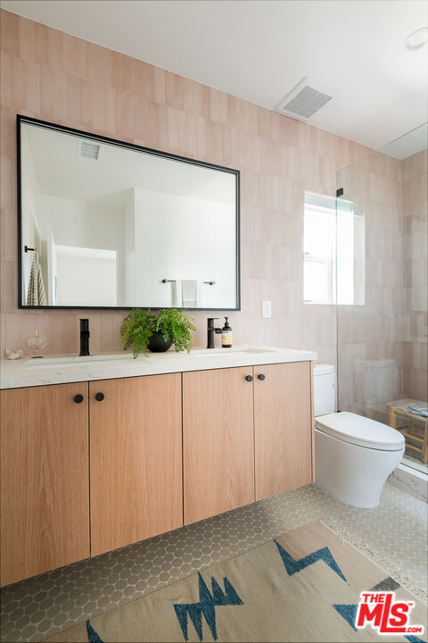 2018 N Vista Del Mar Ave