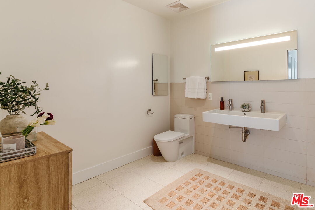 6735 Yucca St Unit: 101