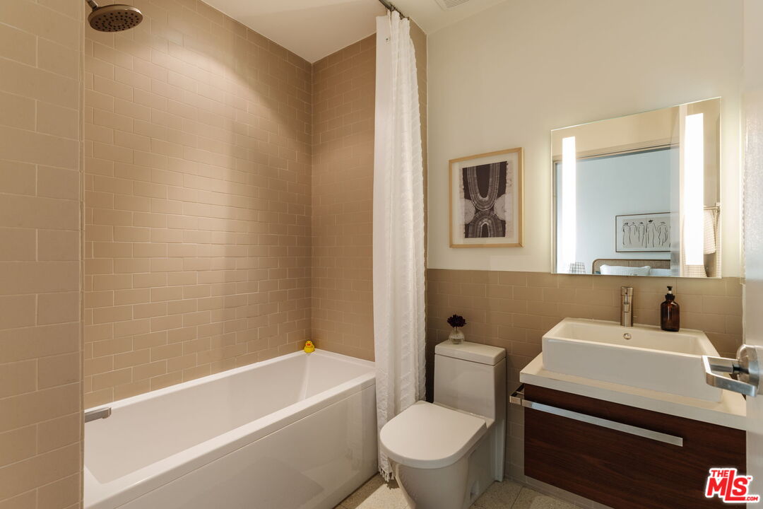 6735 Yucca St Unit: 101