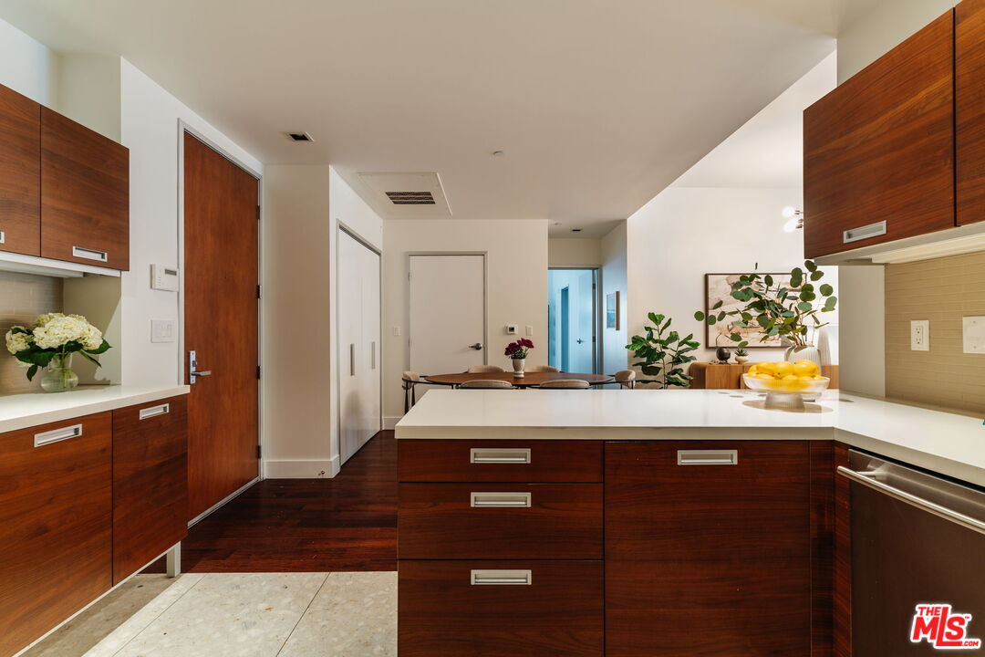 6735 Yucca St Unit: 101
