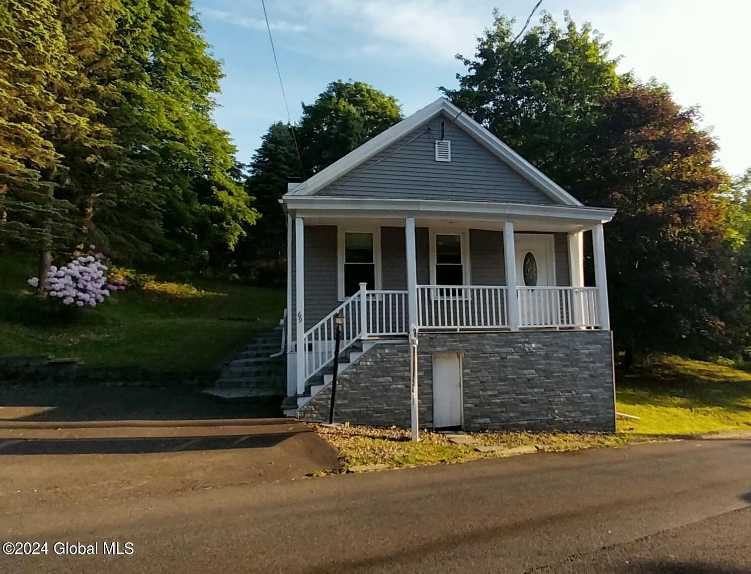 69 Mann Avenue
