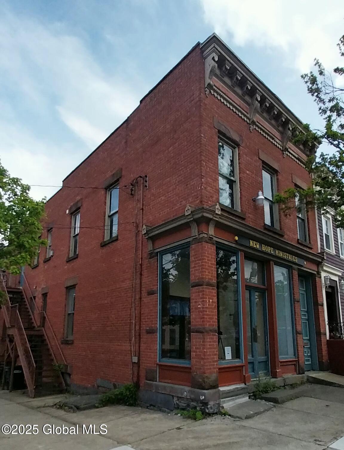 148 Dove Street